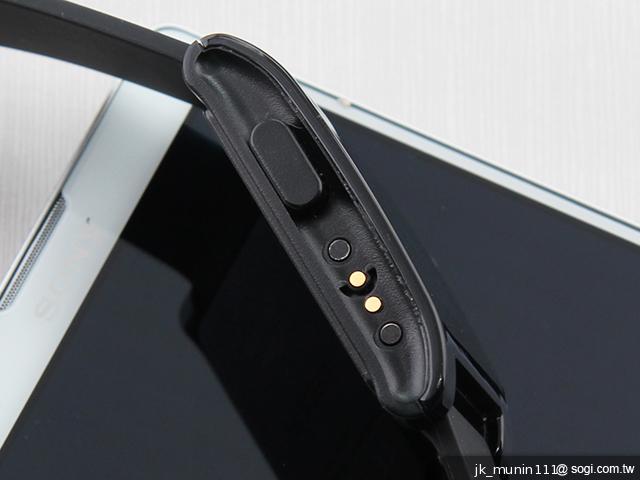 Pebble Watch智慧手錶 搭Xperia ZL也很速配！