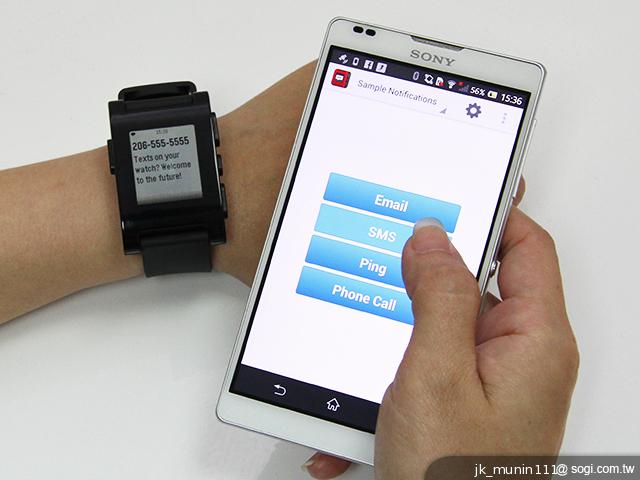 Pebble Watch智慧手錶 搭Xperia ZL也很速配！