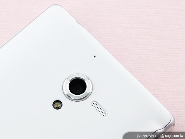 手感絕佳的索尼5吋旗艦機皇 Sony Xperia ZL