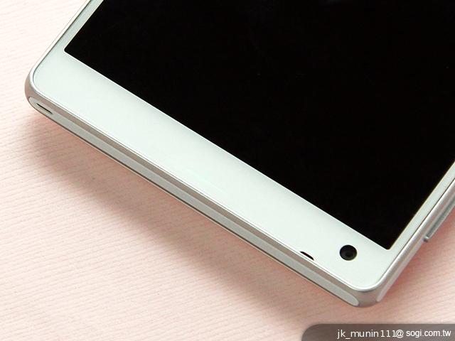 手感絕佳的索尼5吋旗艦機皇 Sony Xperia ZL