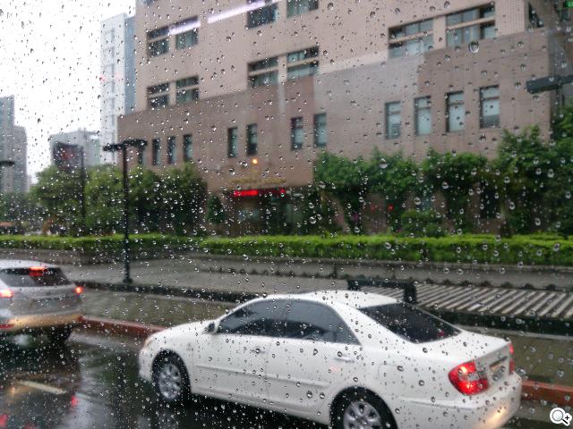 手感絕佳的索尼5吋旗艦機皇 Sony Xperia ZL