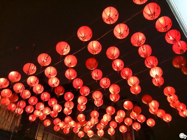 手感絕佳的索尼5吋旗艦機皇 Sony Xperia ZL