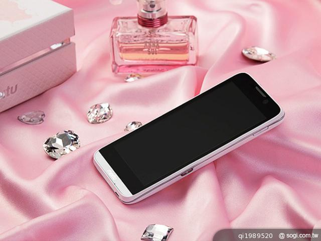 自拍神器美圖秀秀MeituKiss實機現身 5/16發表