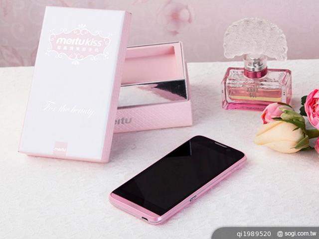 自拍神器美圖秀秀MeituKiss實機現身 5/16發表
