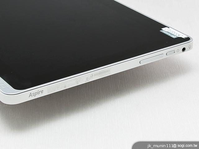 Acer Aspire P3觸打雙用 筆電、平板功能集一身