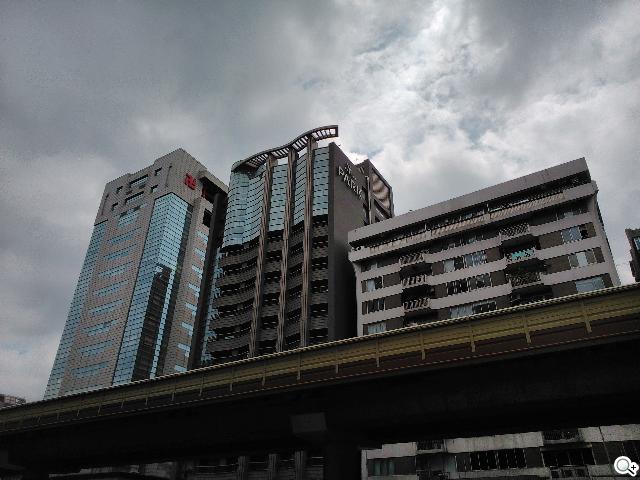 Sony Xperia L再現經典弧形 HDR攝錄輕鬆擁有