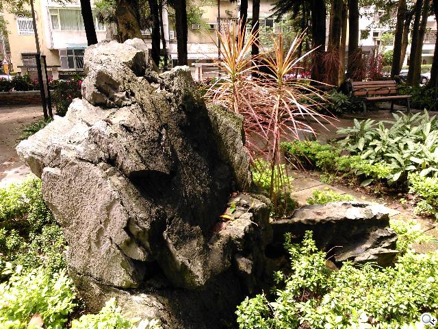 Sony Xperia L再現經典弧形 HDR攝錄輕鬆擁有