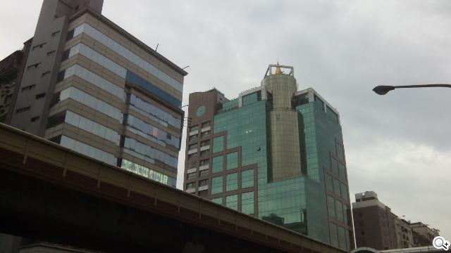 Acer Liquid E2四核雙卡機 雙喇叭、dts音效