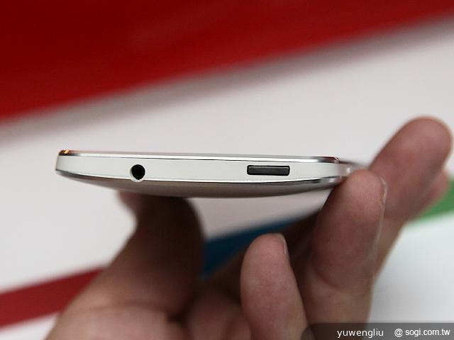 HTC One dual雙卡版亞太獨賣 單機22900元