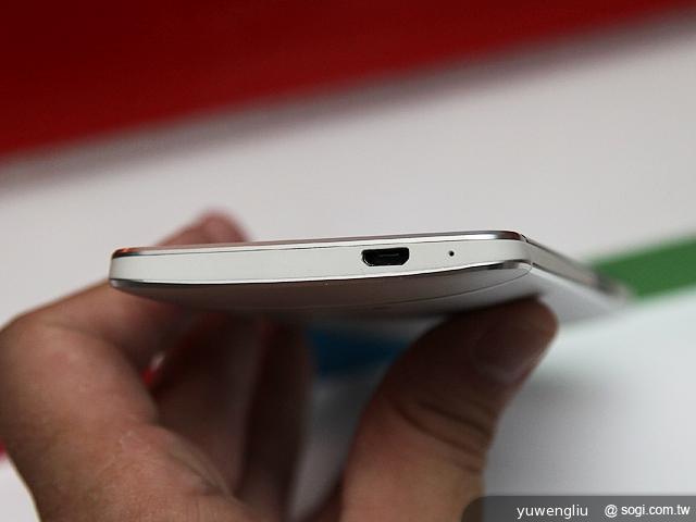 HTC One dual雙卡版亞太獨賣 單機22900元