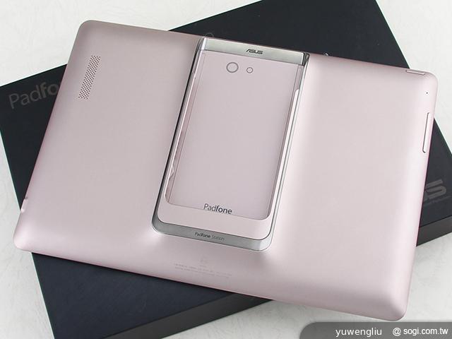 華碩PadFone Infinity變型手機 上質金更顯風華