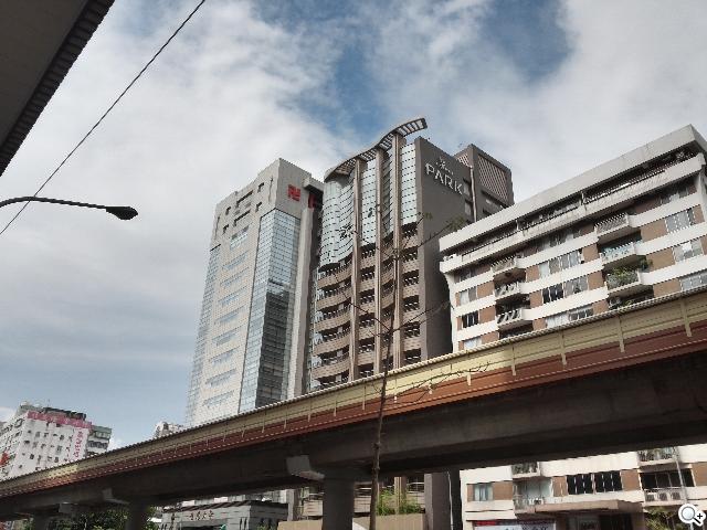 5.5吋FHD大螢幕、樂金旗艦機皇Optimus G Pro