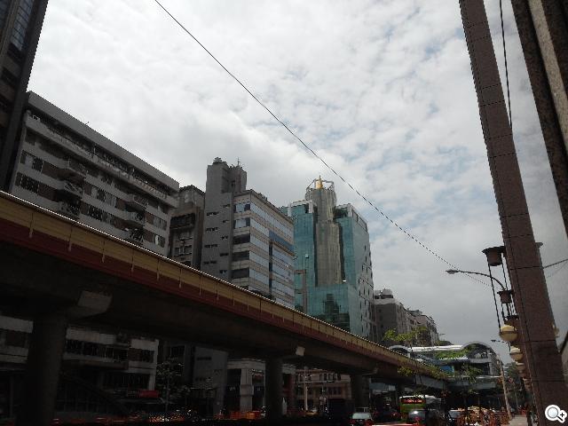 5.5吋FHD大螢幕、樂金旗艦機皇Optimus G Pro