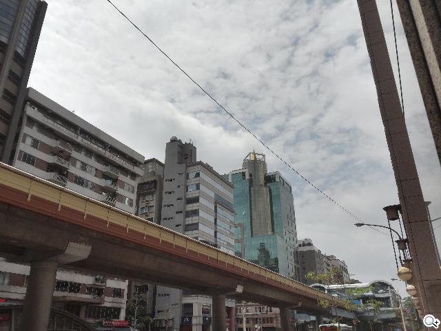 5.5吋FHD大螢幕、樂金旗艦機皇Optimus G Pro