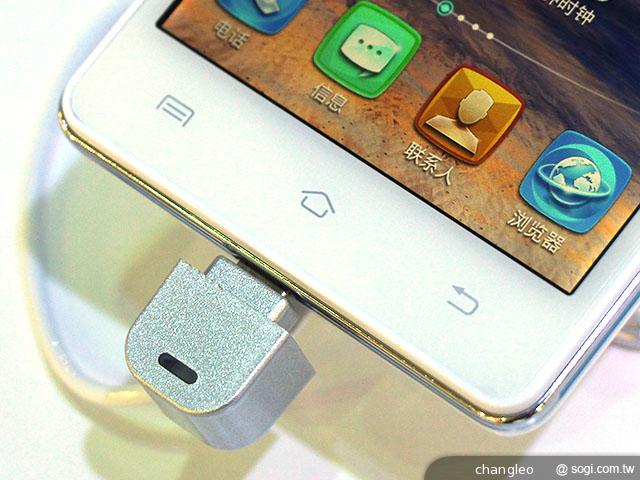 Vivo Y19t自拍手機 前置5MP+閃光燈【MAE 2013】