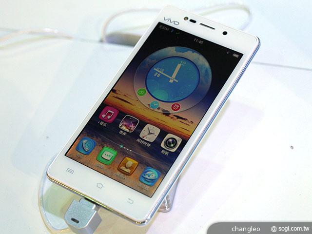 Vivo Y19t自拍手機 前置5MP+閃光燈【MAE 2013】