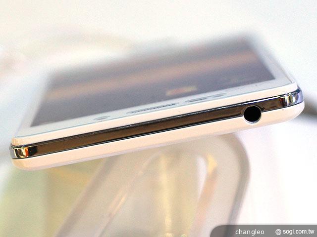 Vivo Y19t自拍手機 前置5MP+閃光燈【MAE 2013】