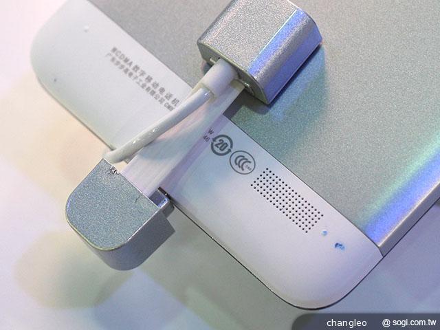 步步高5.7吋旗艦機Vivo Xplay規格強悍 功能滿載【MAE 2013】