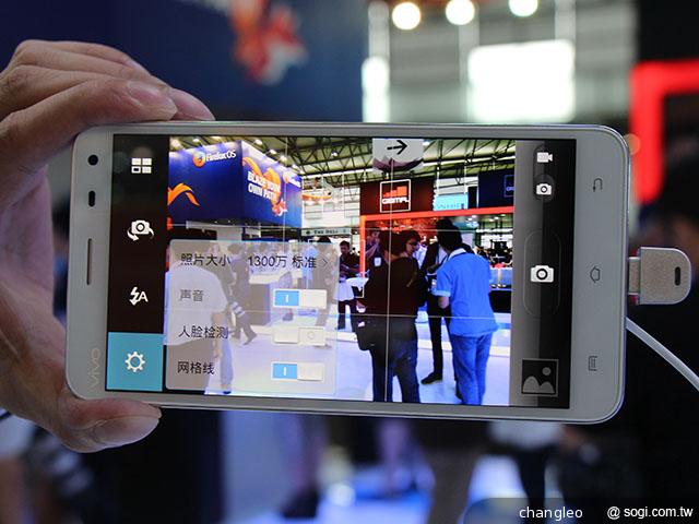 步步高5.7吋旗艦機Vivo Xplay規格強悍 功能滿載【MAE 2013】