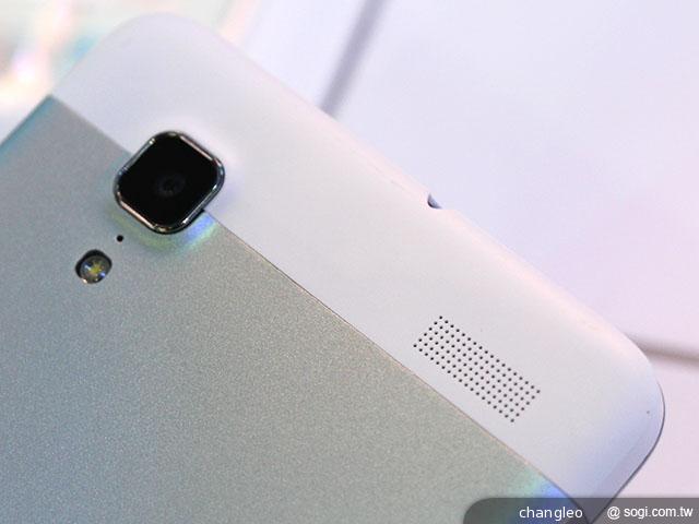 步步高5.7吋旗艦機Vivo Xplay規格強悍 功能滿載【MAE 2013】