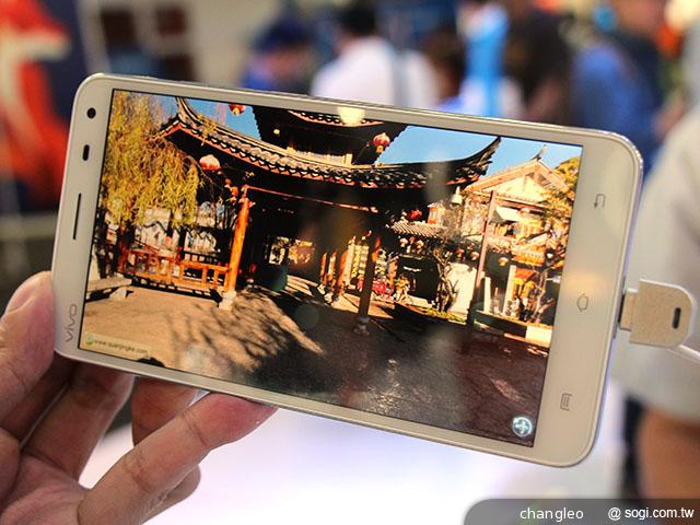 步步高5.7吋旗艦機Vivo Xplay規格強悍 功能滿載【MAE 2013】