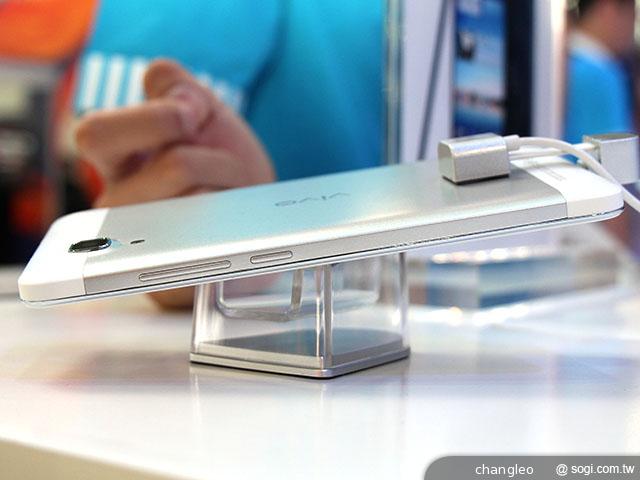 步步高5.7吋旗艦機Vivo Xplay規格強悍 功能滿載【MAE 2013】