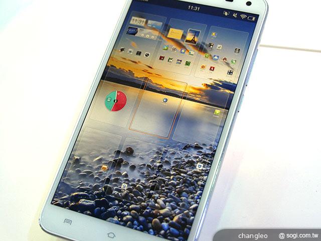 步步高5.7吋旗艦機Vivo Xplay規格強悍 功能滿載【MAE 2013】