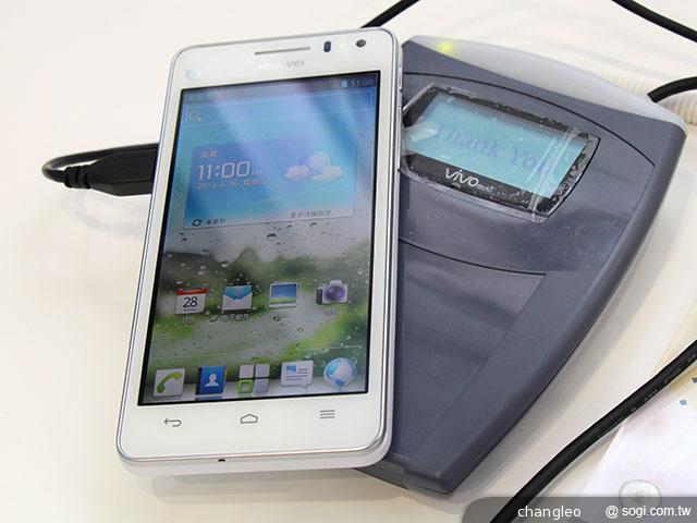 華為展出超薄手機Ascend P6與多款旗艦機【MAE 2013】