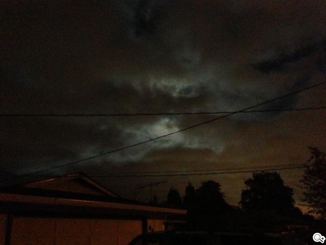 NOKIA Lumia 928、iPhone5對決單眼5D3跨界火拼！