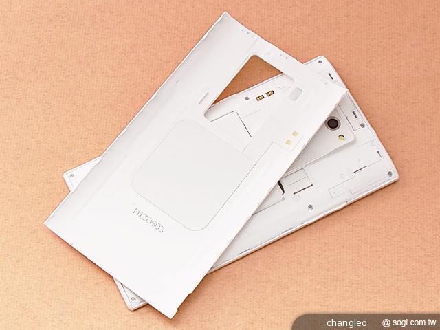 Pantech Vega N°6實測(一) 5.9吋外觀、高通四核效能