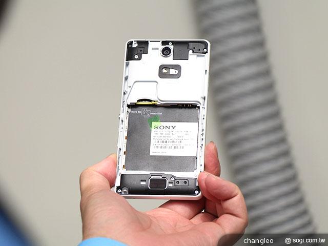 Sony Xperia防水手機檢測維修流程 直擊揭密! Sony Xperia防水手機檢測維修流程 直擊揭密!