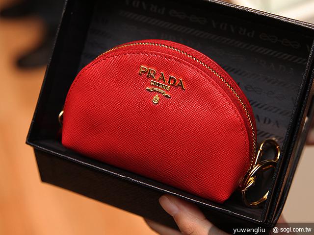 新HTC One魅麗紅單機21900 遠傳獨家全球首賣