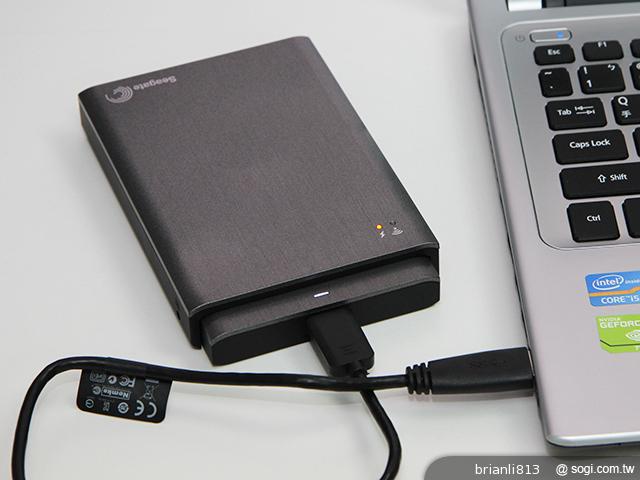 手機擴充1TB超大容量 希捷Wireless Plus無線硬碟