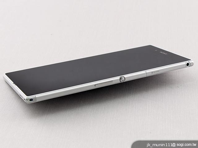 【外觀、效能】6.4吋疾速大視野 Sony Xperia Z Ultra