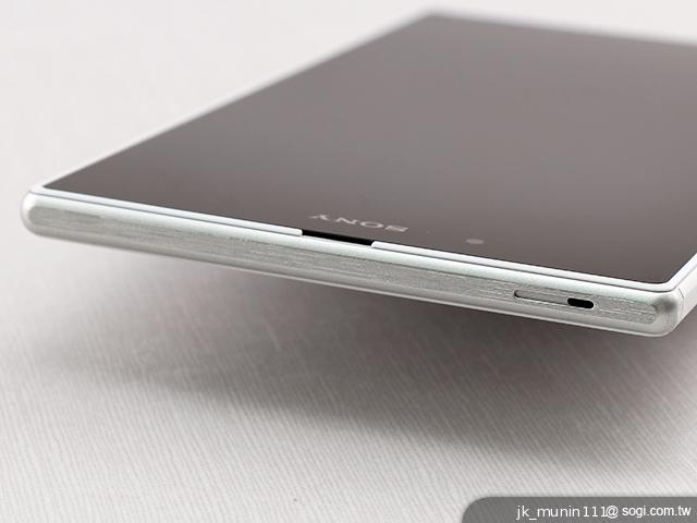 【外觀、效能】6.4吋疾速大視野 Sony Xperia Z Ultra