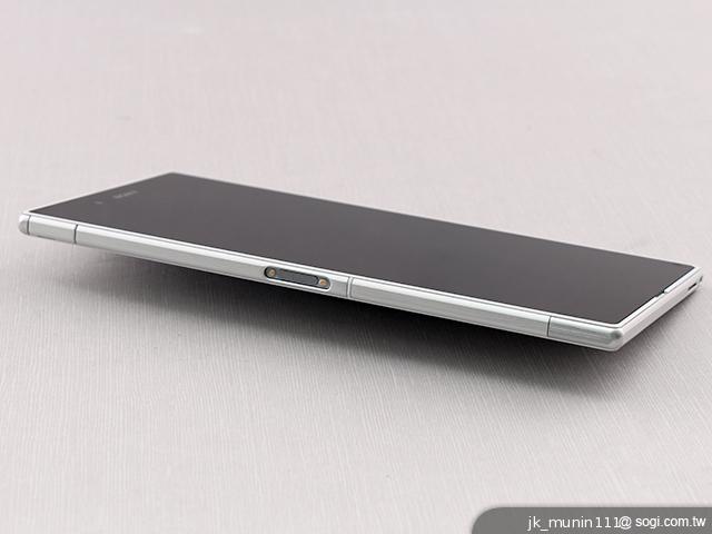 【外觀、效能】6.4吋疾速大視野 Sony Xperia Z Ultra