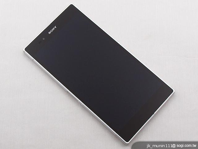 【外觀、效能】6.4吋疾速大視野 Sony Xperia Z Ultra