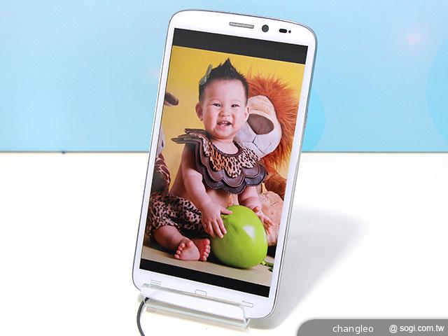 富可視平價手機IN810、IN610鴻海操刀 中華獨賣