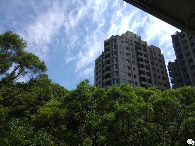 InFocus IN810平價級中高階智慧機 支援4G多頻段