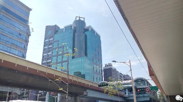 王建民加持！5.7吋、雙卡手機Acer Liquid S1