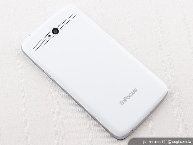 具大電量的平價6.1吋四核手機 InFocus IN610