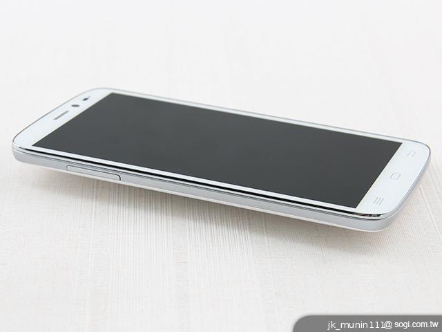 具大電量的平價6.1吋四核手機 InFocus IN610