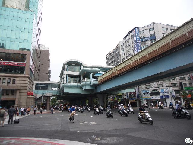 SAMSUNG S4 Zoom外型設計、實拍效果全測試