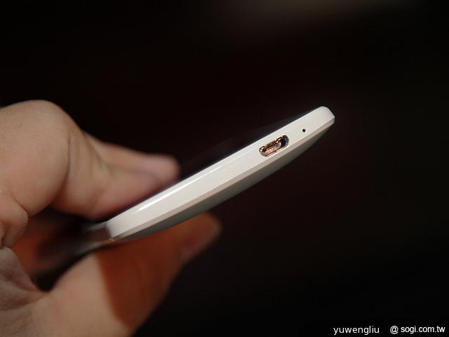 HTC One mini單機15900 四電信同推資費