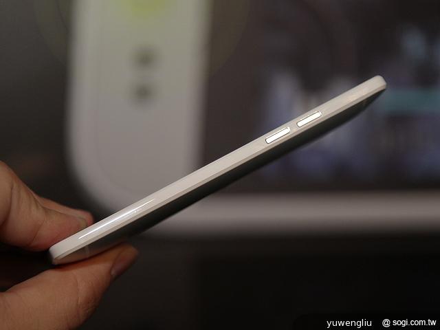 HTC One mini單機15900 四電信同推資費