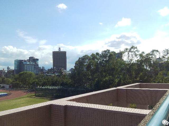 G-PLUS E6輕薄智慧機 配備MTK四核+2GB記憶體