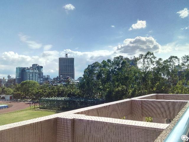 G-PLUS E6輕薄智慧機 配備MTK四核+2GB記憶體