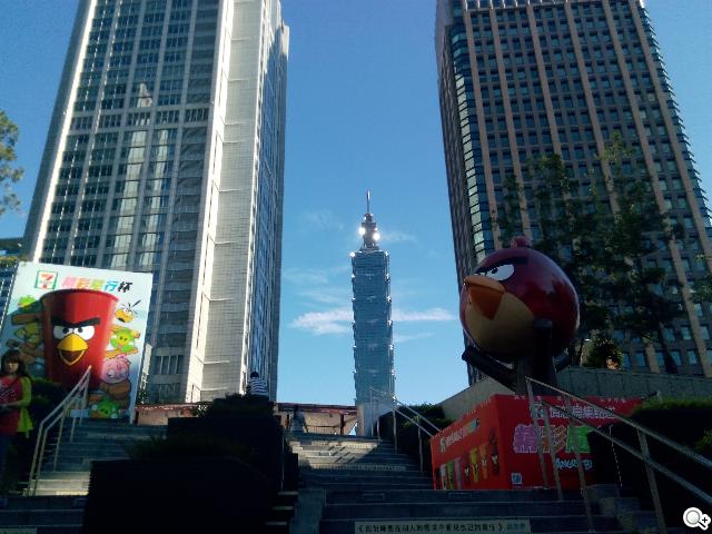 G-PLUS E6輕薄智慧機 配備MTK四核+2GB記憶體