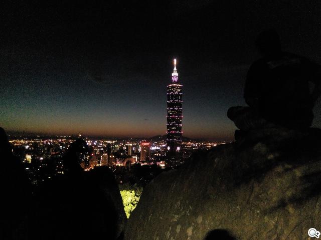 G-PLUS E6輕薄智慧機 配備MTK四核+2GB記憶體