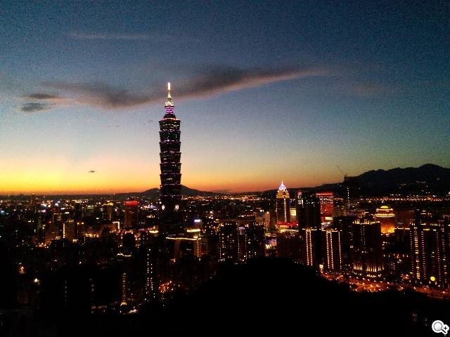 G-PLUS E6輕薄智慧機 配備MTK四核+2GB記憶體